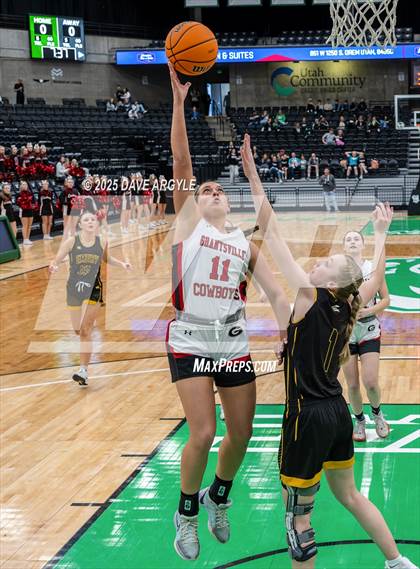 Thumbnail 2 in Emery vs Grantsville (UHSAA 3A Semifinal) photogallery.