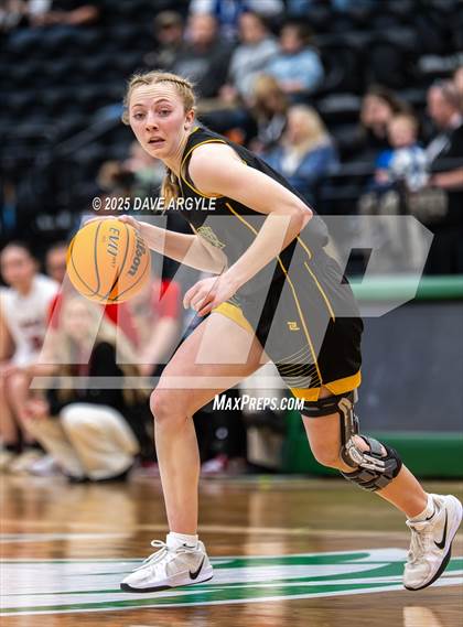 Thumbnail 1 in Emery vs Grantsville (UHSAA 3A Semifinal) photogallery.
