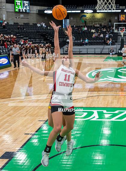 Thumbnail 1 in Emery vs Grantsville (UHSAA 3A Semifinal) photogallery.