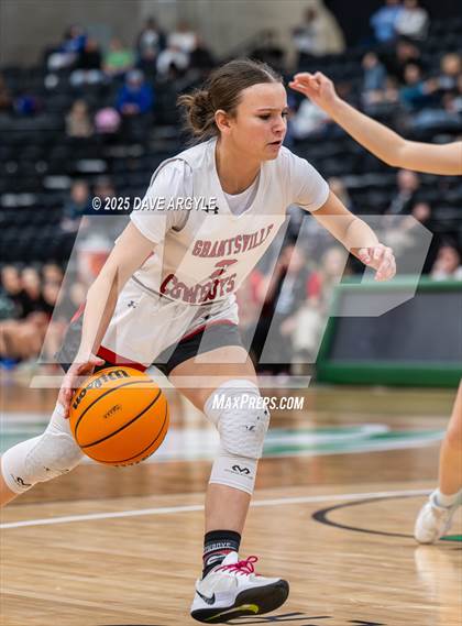 Thumbnail 2 in Emery vs Grantsville (UHSAA 3A Semifinal) photogallery.