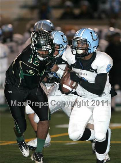 Thumbnail 1 in Carson vs. Narbonne (CIF LACS D1 Final) photogallery.