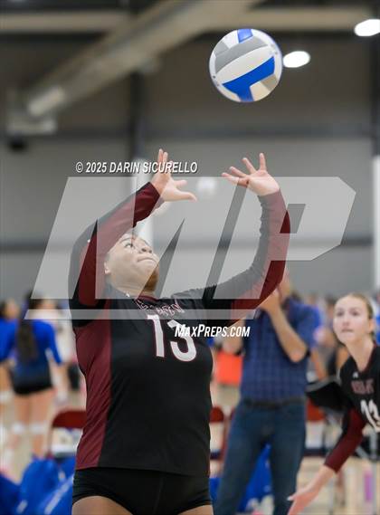 Thumbnail 3 in Red Mountain vs. Monument Valley (Nike Tournament of Champions – Southwest) photogallery.