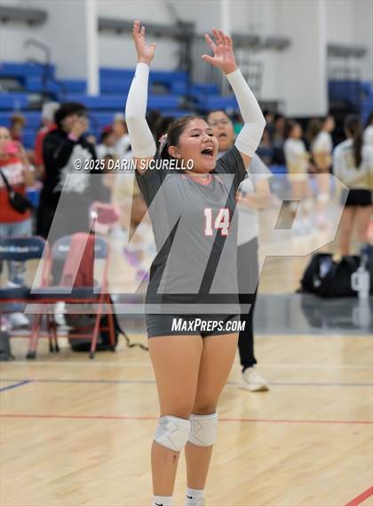 Thumbnail 3 in Red Mountain vs. Monument Valley (Nike Tournament of Champions – Southwest) photogallery.