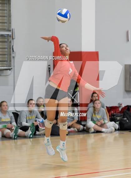 Thumbnail 2 in Red Mountain vs. Monument Valley (Nike Tournament of Champions – Southwest) photogallery.