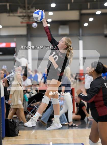 Thumbnail 1 in Red Mountain vs. Monument Valley (Nike Tournament of Champions – Southwest) photogallery.