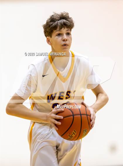 Thumbnail 2 in Bennington @ Bellevue West (B Teams) photogallery.