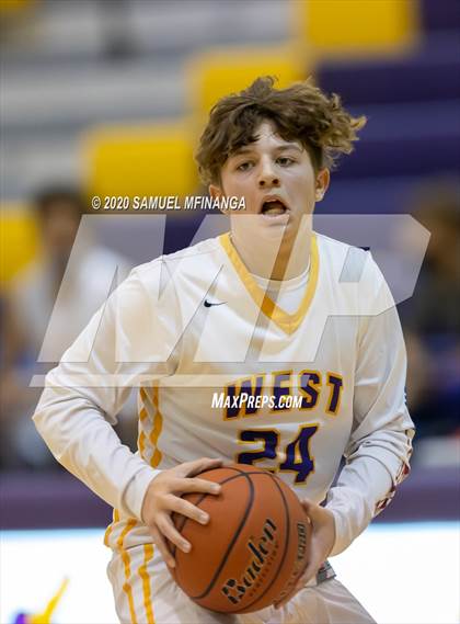 Thumbnail 3 in Bennington @ Bellevue West (B Teams) photogallery.