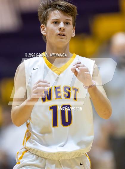 Thumbnail 1 in Bennington @ Bellevue West (B Teams) photogallery.