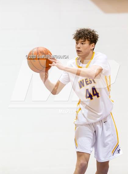 Thumbnail 2 in Bennington @ Bellevue West (B Teams) photogallery.