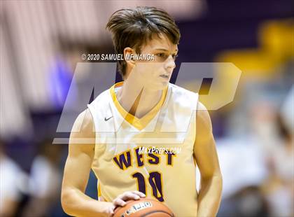 Thumbnail 2 in Bennington @ Bellevue West (B Teams) photogallery.