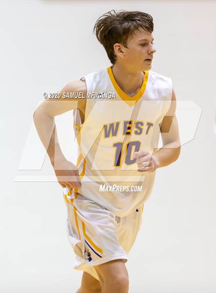 Thumbnail 2 in Bennington @ Bellevue West (B Teams) photogallery.