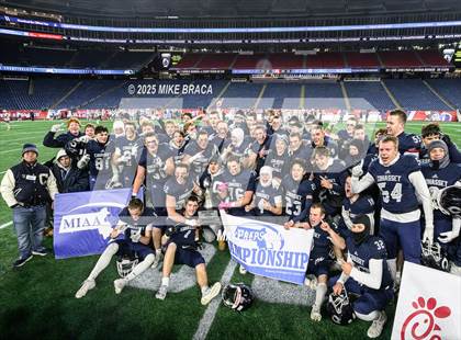 Thumbnail 1 in Amesbury @ Cohasset (MIAA Division 7 Final) photogallery.