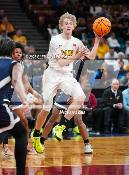 Thumbnail 2 in Sand Creek vs Green Mountain (CHSAA 5A Great 8) photogallery.