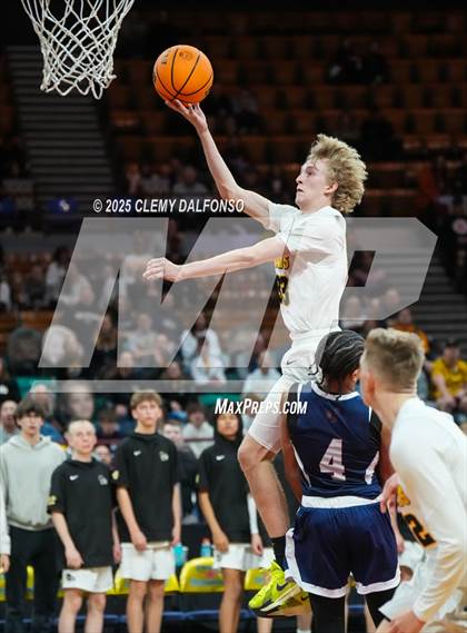Thumbnail 3 in Sand Creek vs Green Mountain (CHSAA 5A Great 8) photogallery.