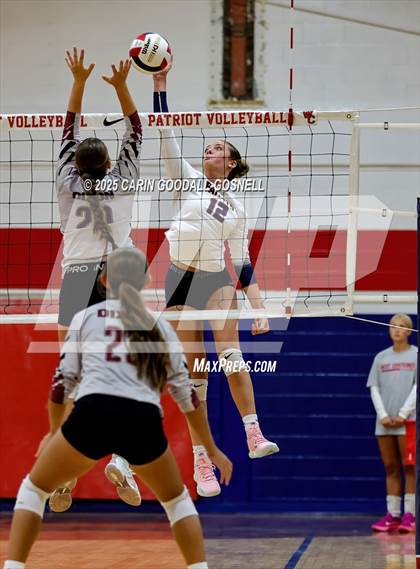 Thumbnail 1 in Dixon @ West Carteret photogallery.