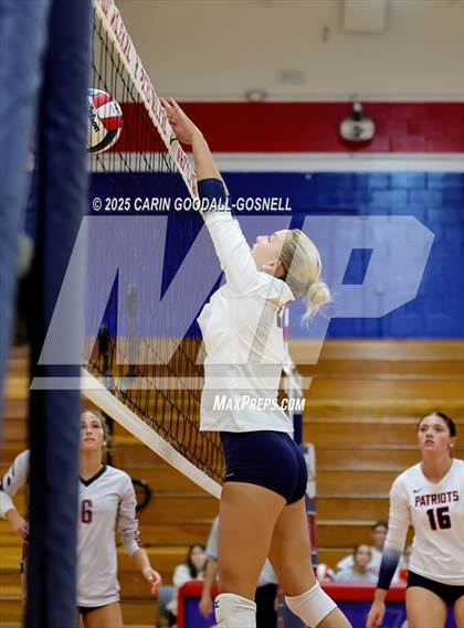 Thumbnail 2 in Dixon @ West Carteret photogallery.