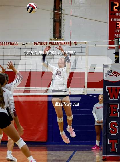 Thumbnail 2 in Dixon @ West Carteret photogallery.