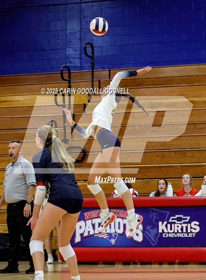 Thumbnail 3 in Dixon @ West Carteret photogallery.