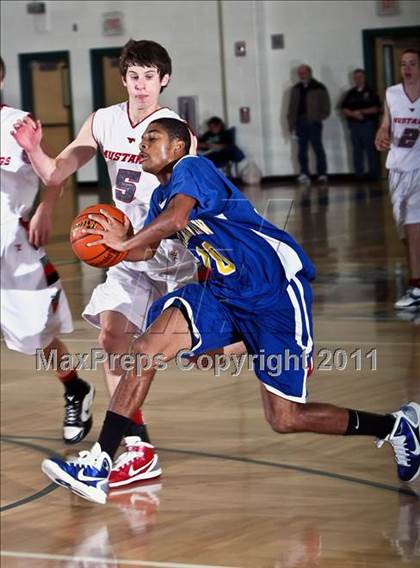 Thumbnail 2 in Channelview vs. Spring (McDonalds Texas Invitational) photogallery.