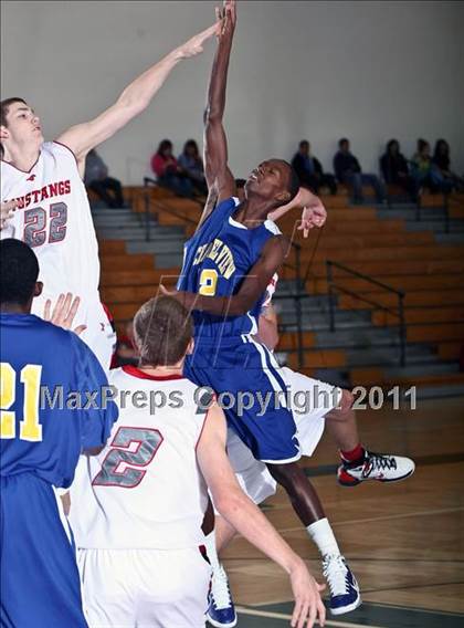 Thumbnail 2 in Channelview vs. Spring (McDonalds Texas Invitational) photogallery.