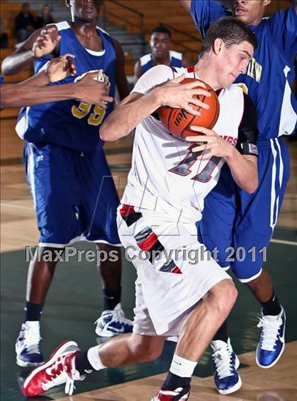 Thumbnail 1 in Channelview vs. Spring (McDonalds Texas Invitational) photogallery.