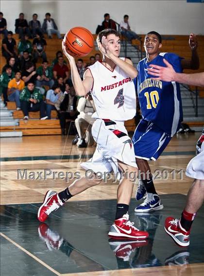 Thumbnail 1 in Channelview vs. Spring (McDonalds Texas Invitational) photogallery.