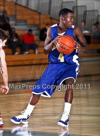 Thumbnail 2 in Channelview vs. Spring (McDonalds Texas Invitational) photogallery.