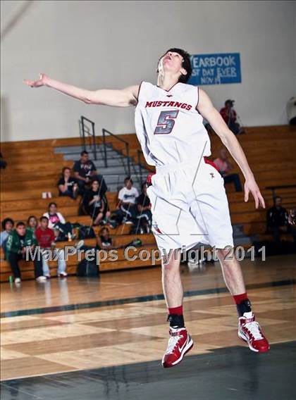 Thumbnail 2 in Channelview vs. Spring (McDonalds Texas Invitational) photogallery.