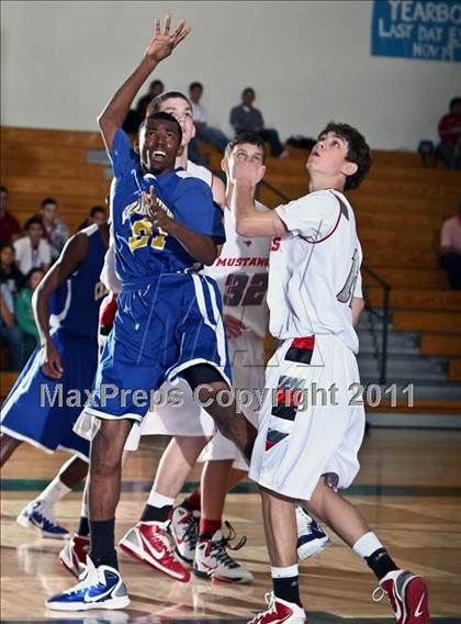Thumbnail 1 in Channelview vs. Spring (McDonalds Texas Invitational) photogallery.