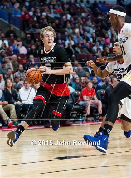 Thumbnail 2 in 2015 McDonald's All-American Boys Game photogallery.