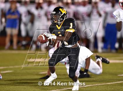 Thumbnail 2 in DeMatha @ Archbishop Wood photogallery.