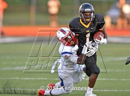 Thumbnail 1 in DeMatha @ Archbishop Wood photogallery.
