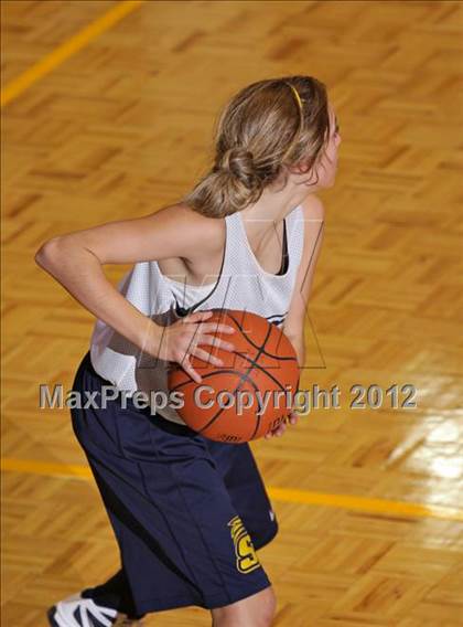 Thumbnail 1 in JV: Morristown-Hamblen East @ Seymour photogallery.