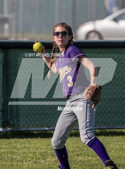 Thumbnail 3 in Red Bluff vs. Willows photogallery.