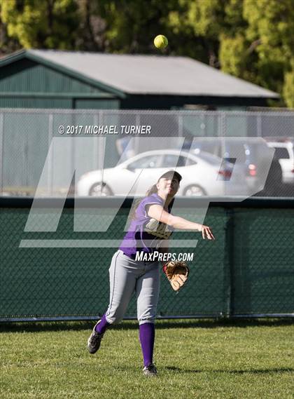 Thumbnail 2 in Red Bluff vs. Willows photogallery.