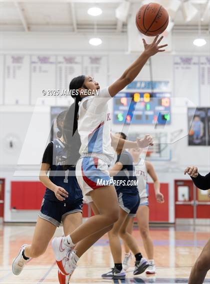 Thumbnail 1 in Carlmont @ Hillsdale photogallery.
