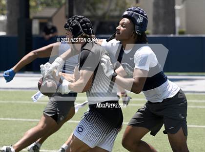 Thumbnail 3 in St. John Bosco vs. Carlsbad (Brave 8 Invitational) photogallery.