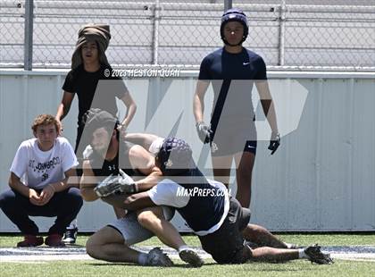 Thumbnail 3 in St. John Bosco vs. Carlsbad (Brave 8 Invitational) photogallery.