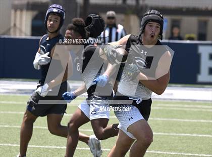 Thumbnail 3 in St. John Bosco vs. Carlsbad (Brave 8 Invitational) photogallery.