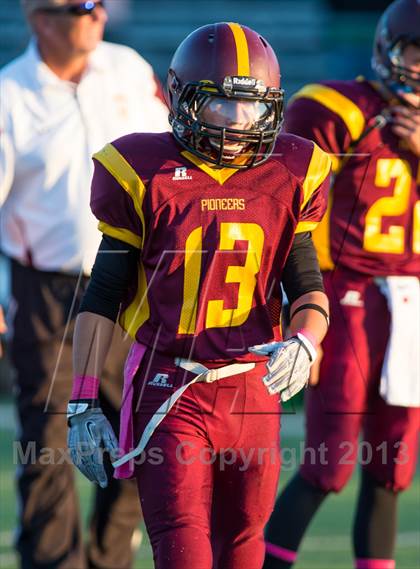 Thumbnail 2 in Royal @ Simi Valley photogallery.