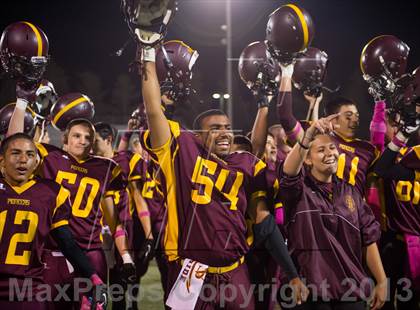 Thumbnail 3 in Royal @ Simi Valley photogallery.