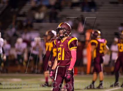 Thumbnail 3 in Royal @ Simi Valley photogallery.