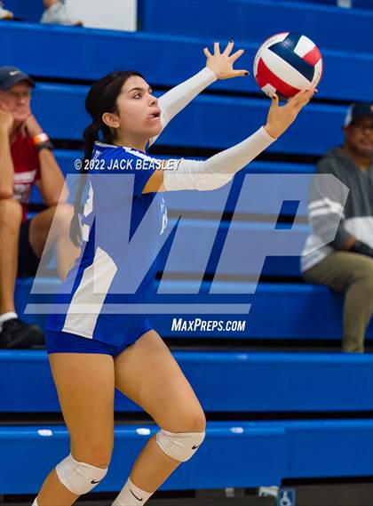 Thumbnail 2 in Mira Costa vs Arcadia (Nike TOC Southwest) photogallery.