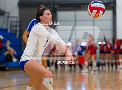 Thumbnail 3 in Mira Costa vs Arcadia (Nike TOC Southwest) photogallery.