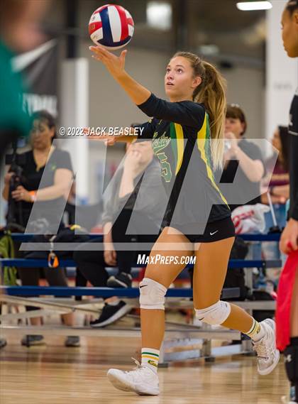 Thumbnail 3 in Mira Costa vs Arcadia (Nike TOC Southwest) photogallery.