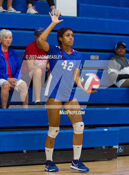 Thumbnail 2 in Mira Costa vs Arcadia (Nike TOC Southwest) photogallery.