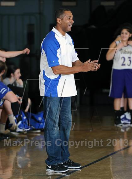 Thumbnail 1 in Burbank vs. Glendale (Burbank Tip Off Classic) photogallery.