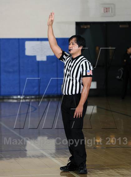 Thumbnail 2 in Burbank vs. Glendale (Burbank Tip Off Classic) photogallery.