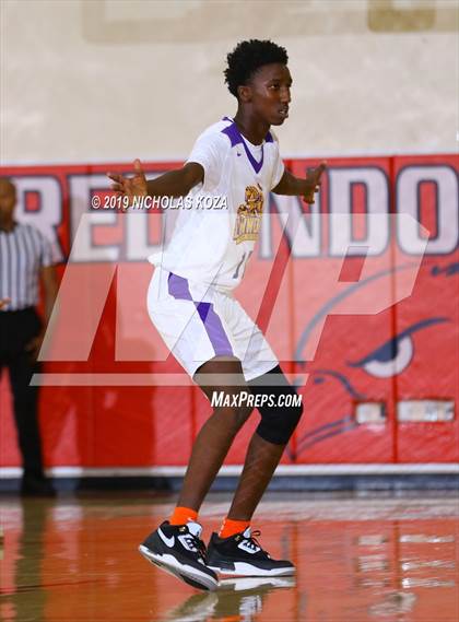 Thumbnail 2 in Narbonne vs. Lynwood (Ryse Williams/Pac Shores Tournament) photogallery.