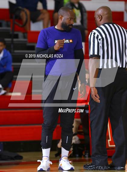 Thumbnail 2 in Narbonne vs. Lynwood (Ryse Williams/Pac Shores Tournament) photogallery.